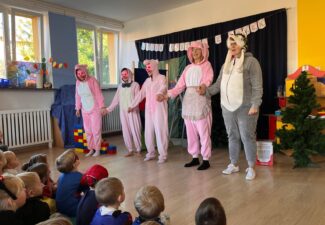 „DZIEŃ POSTACI Z BAJEK”